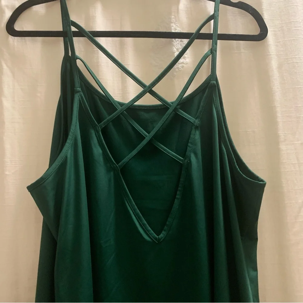 Green CrissCross-Back Flowy Cami Top NWOT - Picture 6 of 12